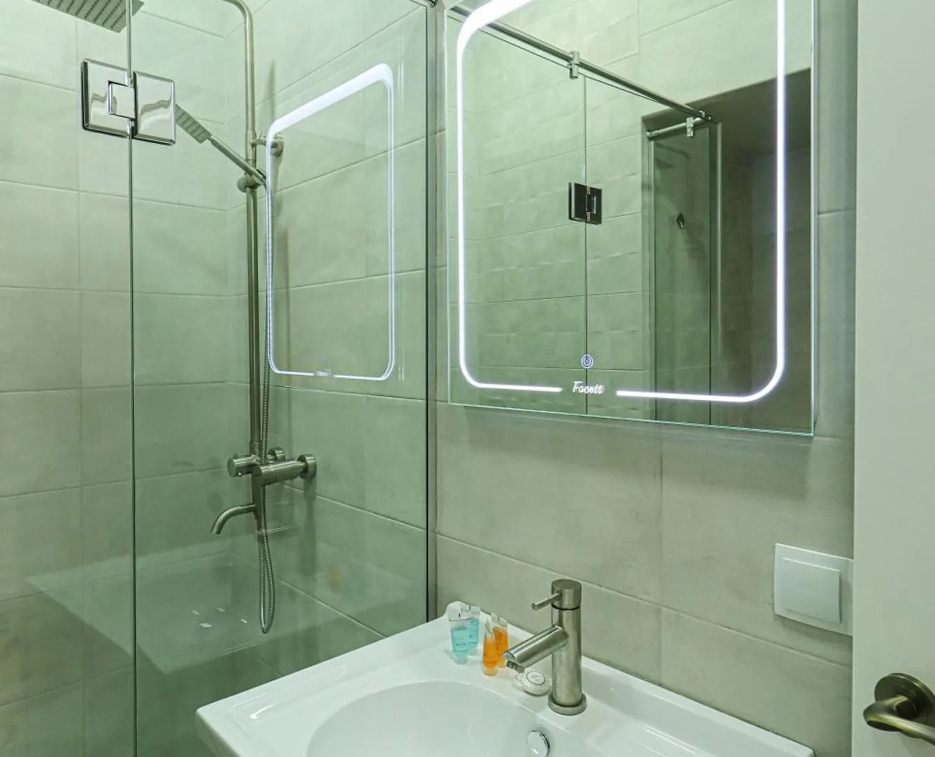 Lägenhet City Center 1Br Apt Comfort & Style - By Wehost Tbilisi