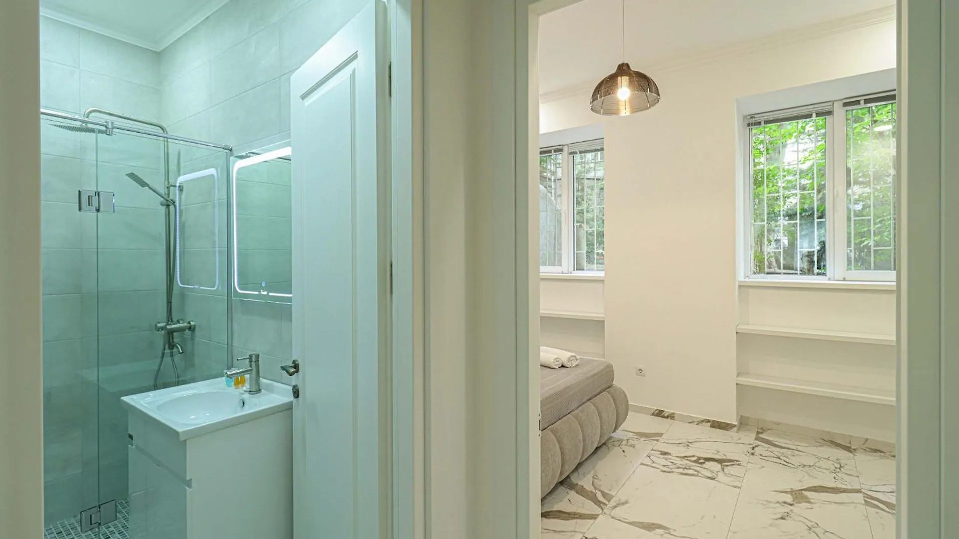 City Center 1Br Apt Comfort & Style - By Wehost Tbilisi Lägenhet