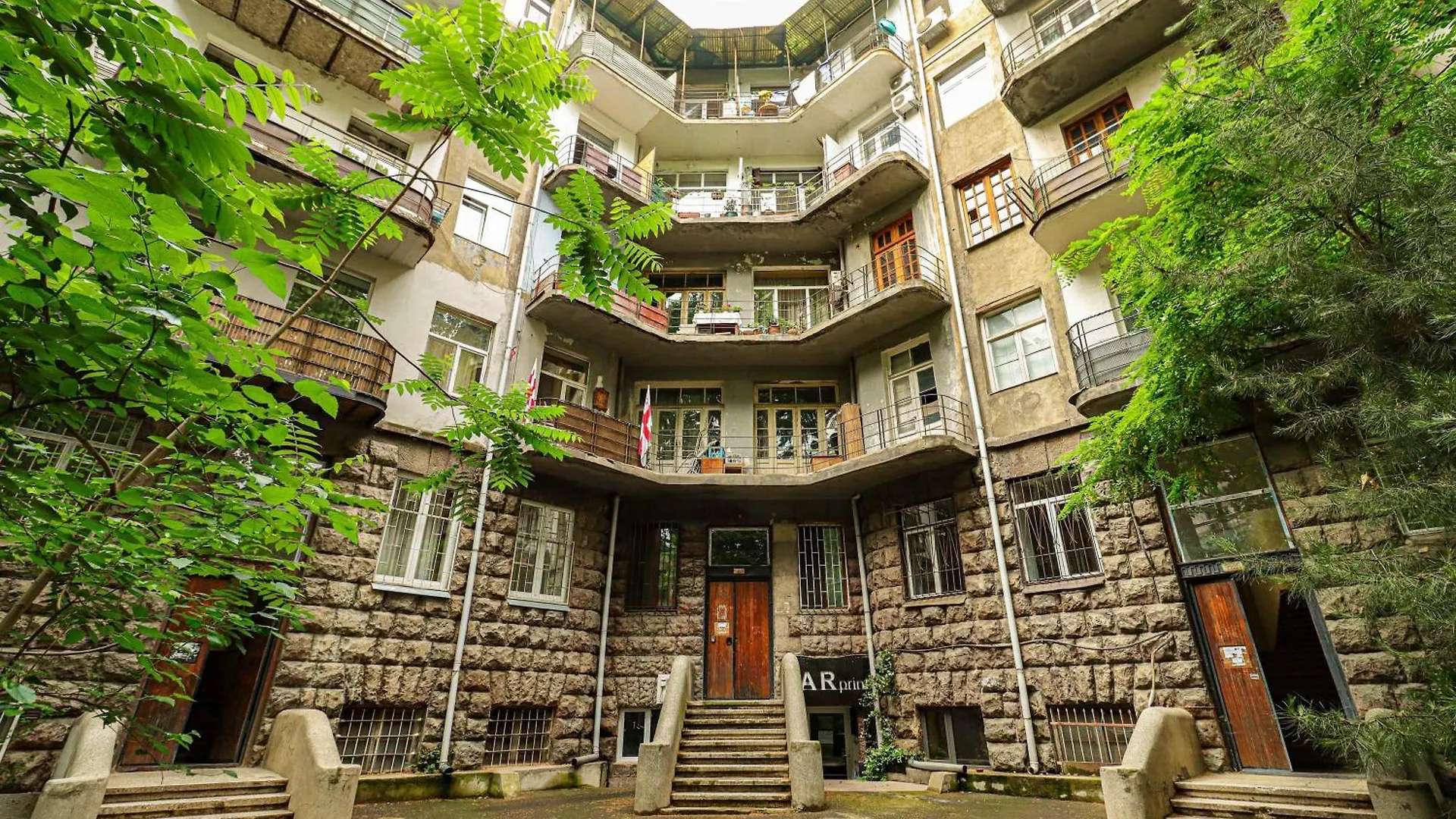 City Center 1Br Apt Comfort & Style - By Wehost Tbilisi Lägenhet